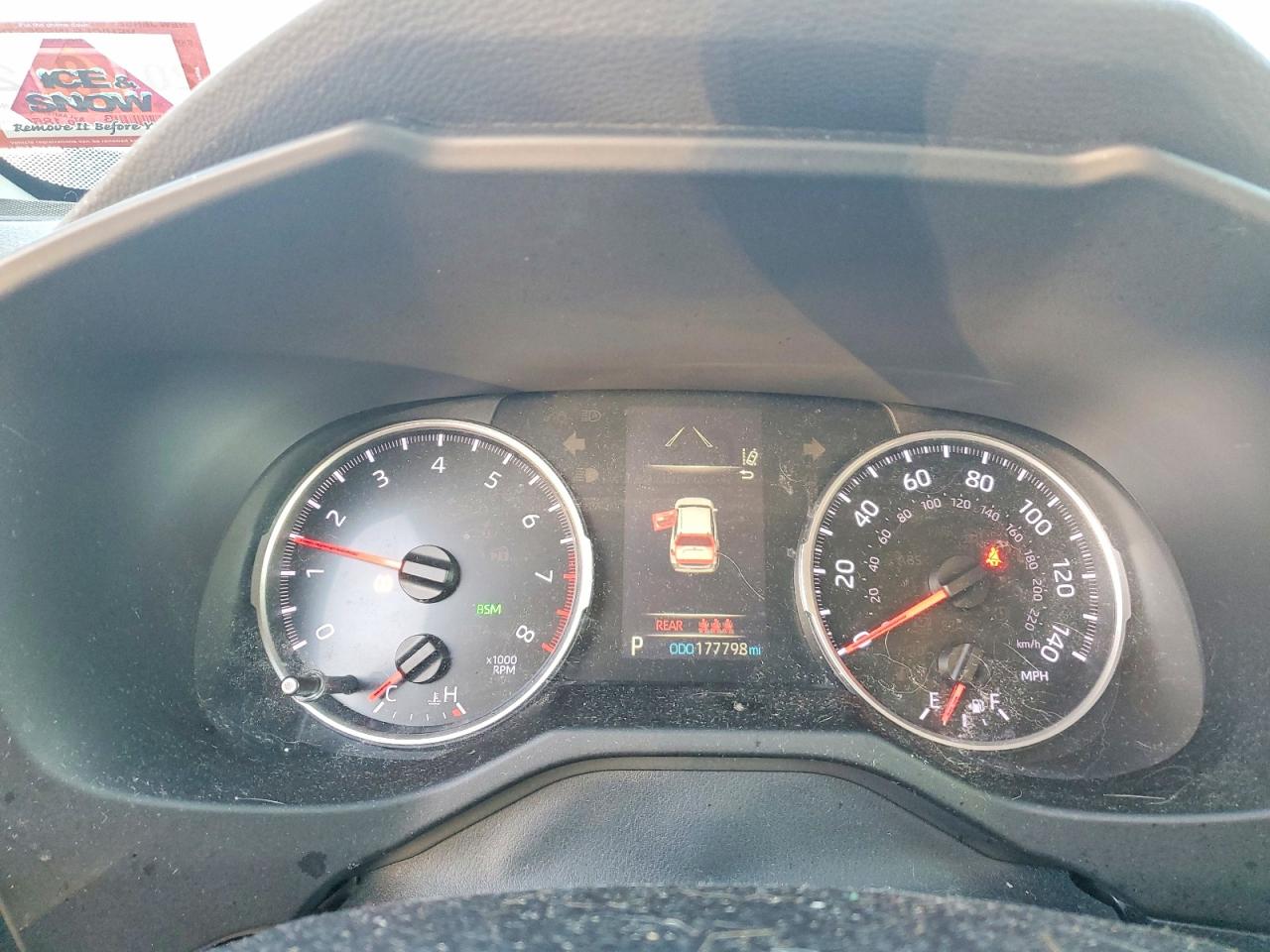 2019 TOYOTA RAV4 LE photo 17
