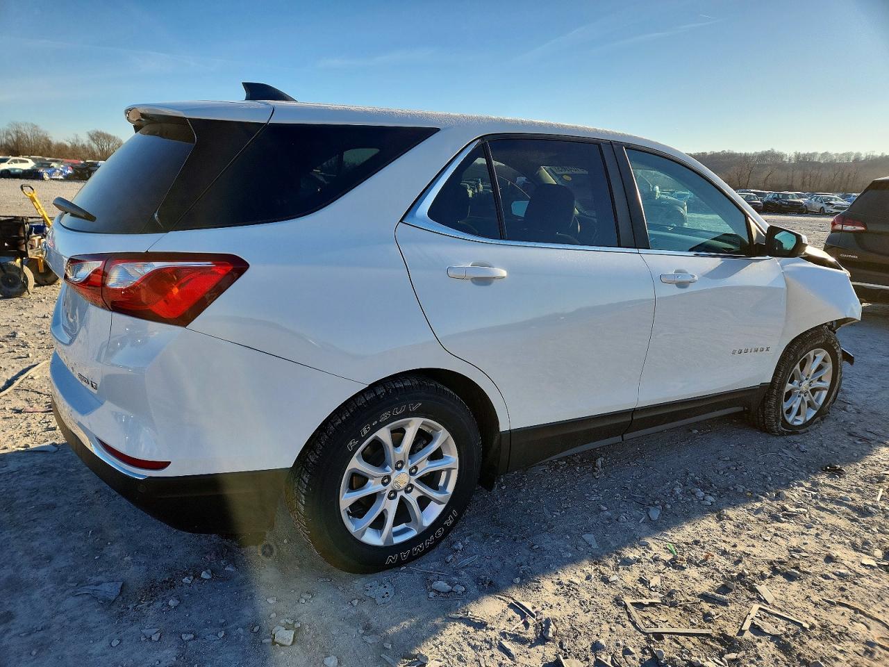 2021 CHEVROLET EQUINOX LT photo 3