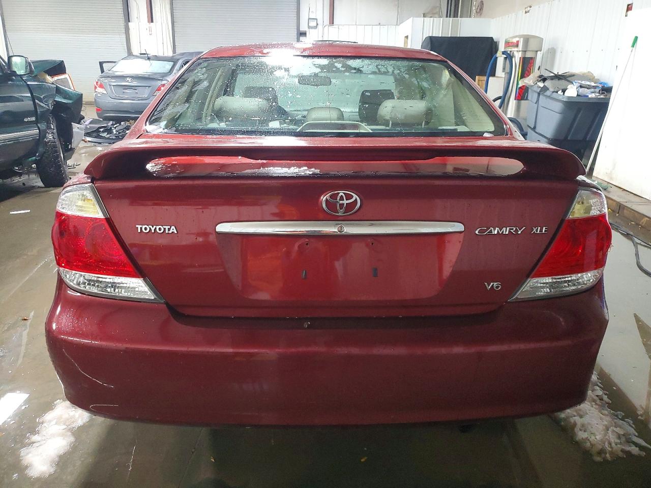 2005 TOYOTA CAMRY XLE V6 photo 11