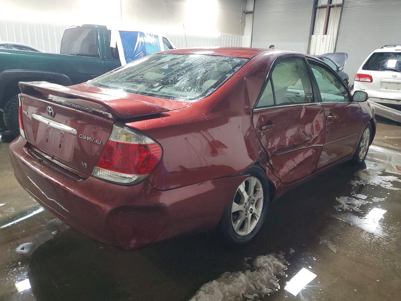 2005 TOYOTA CAMRY XLE V6 photo 5