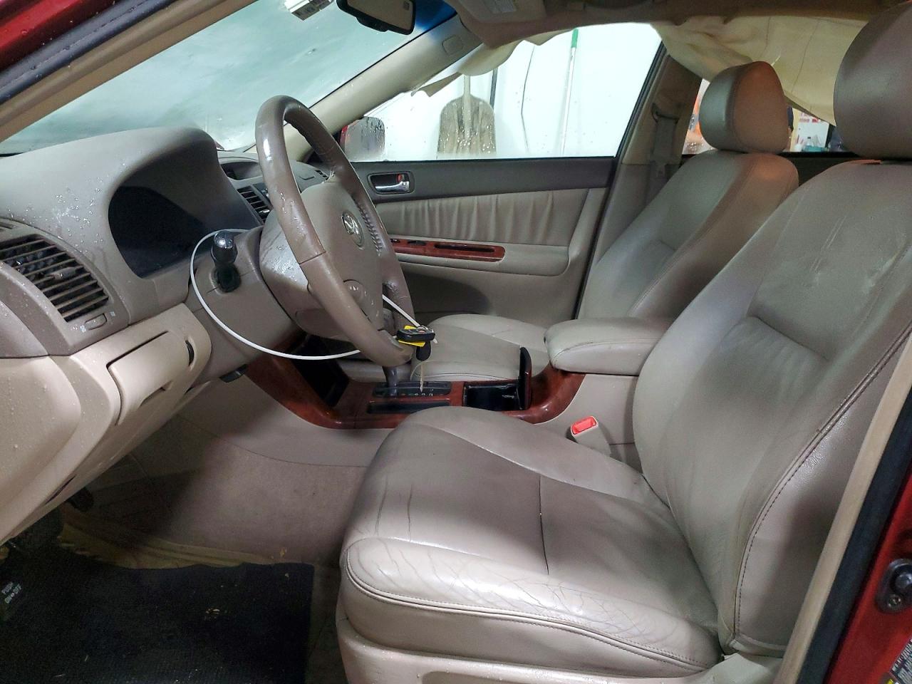 2005 TOYOTA CAMRY XLE V6 photo 13