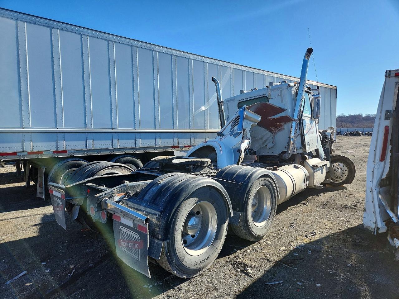 2021 FREIGHTLINER 122SD SEMI TRUCK photo 7