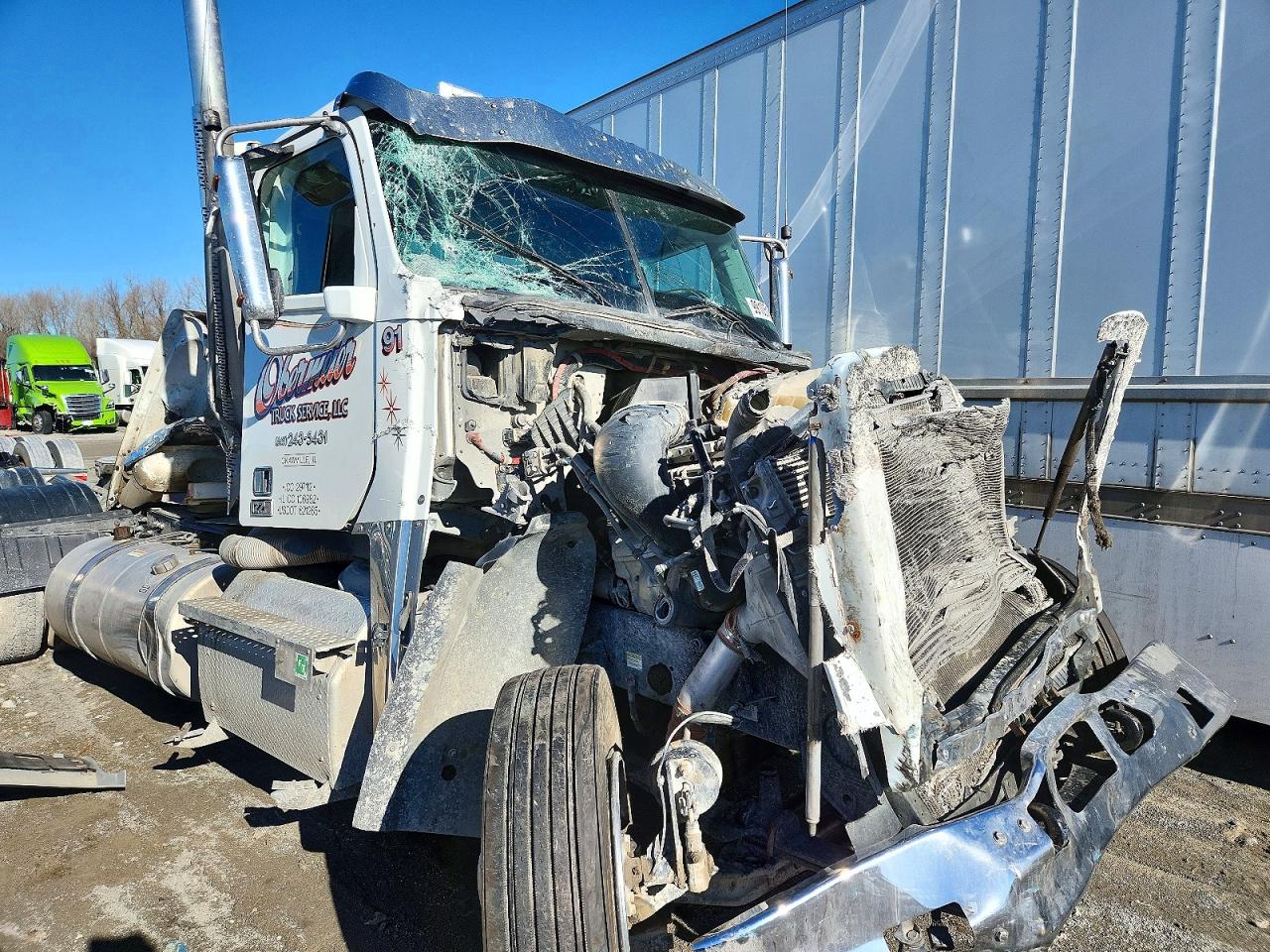 2021 FREIGHTLINER 122SD SEMI TRUCK photo 17