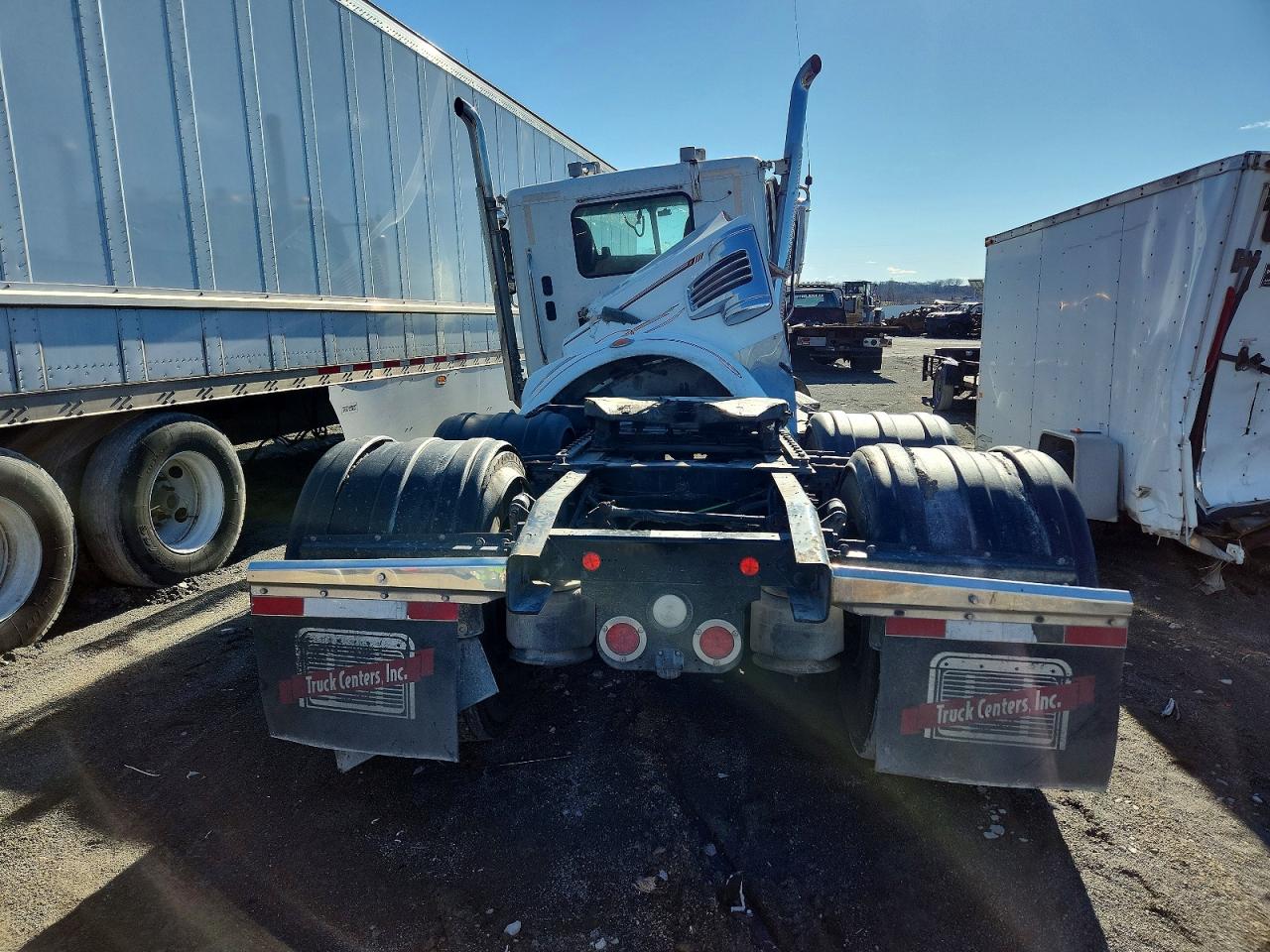 2021 FREIGHTLINER 122SD SEMI TRUCK photo 11