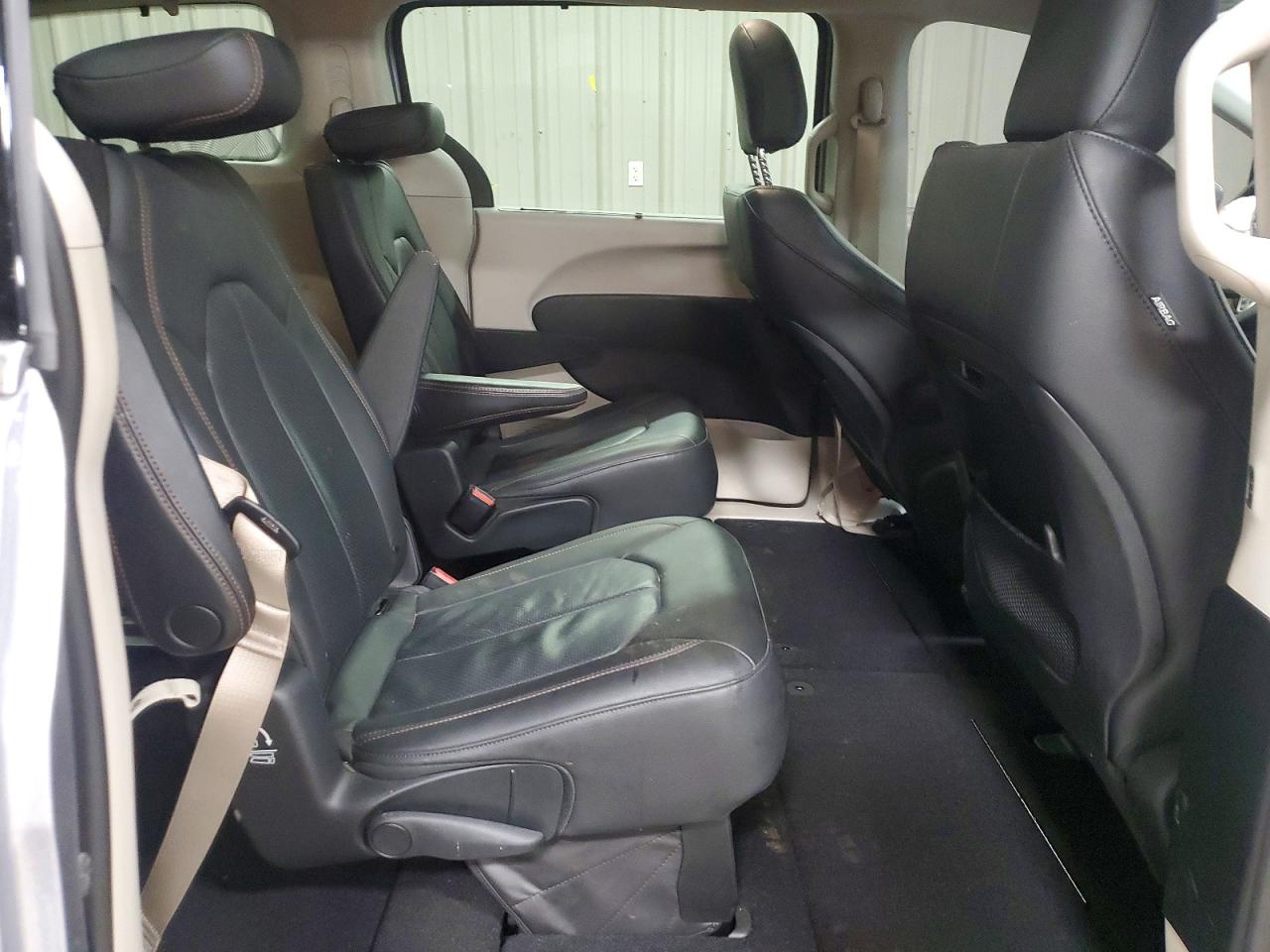 2019 CHRYSLER PACIFICA TOURING L photo 10