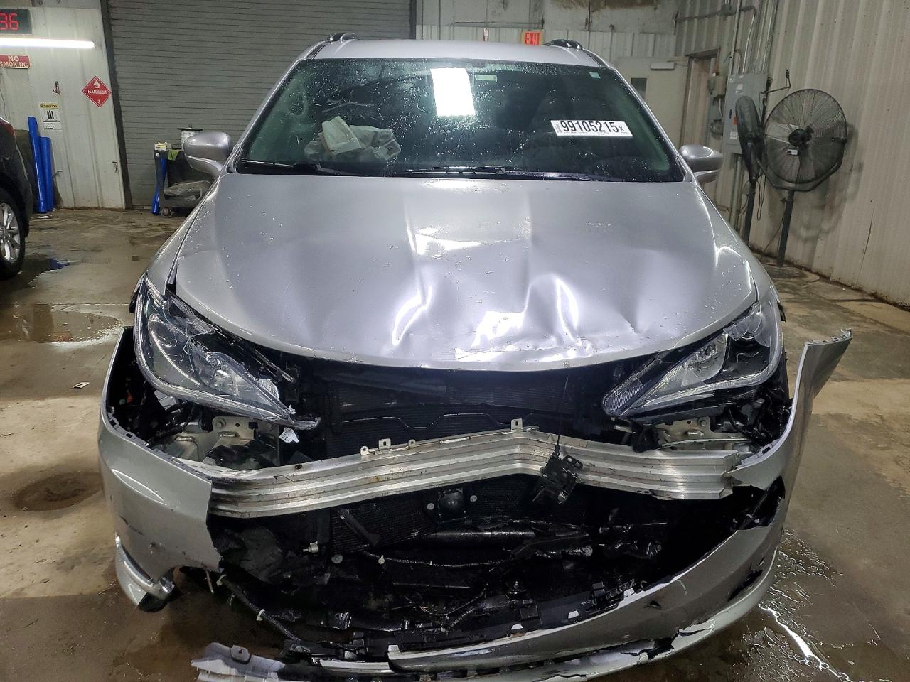 2019 CHRYSLER PACIFICA TOURING L photo 5