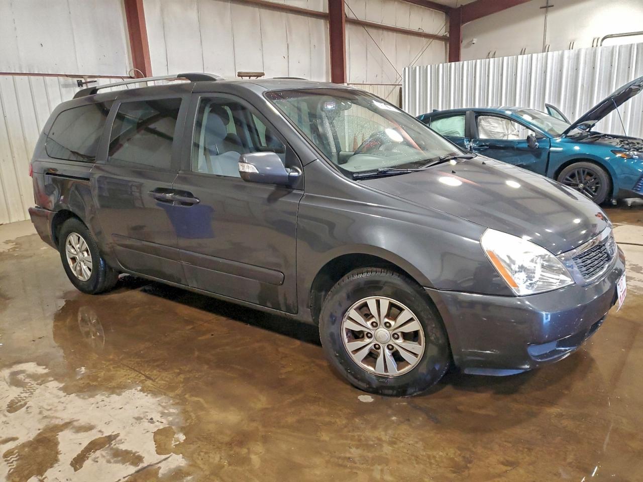 2012 KIA SEDONA LX photo 4