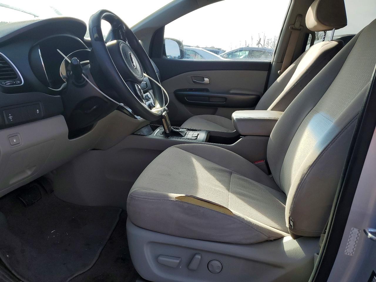 2016 KIA SEDONA LX photo 7
