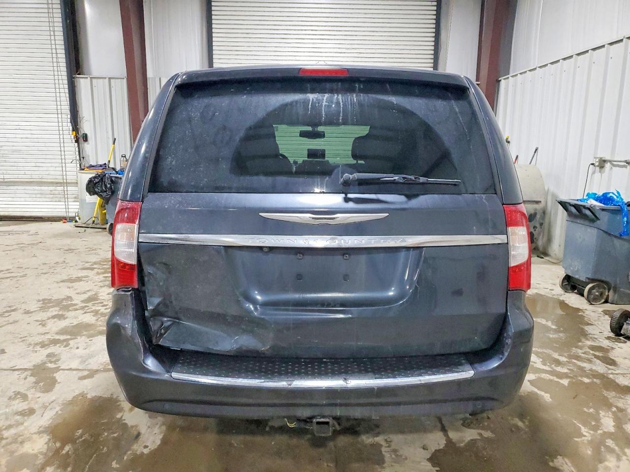 2013 CHRYSLER TOWN & COUNTRY TOURING L photo 11