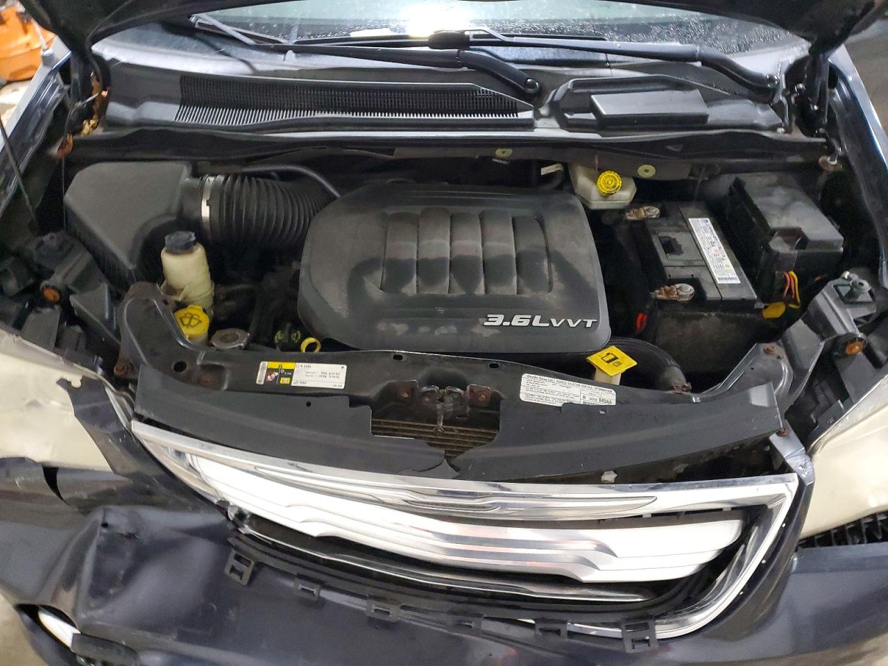 2013 CHRYSLER TOWN & COUNTRY TOURING L photo 23