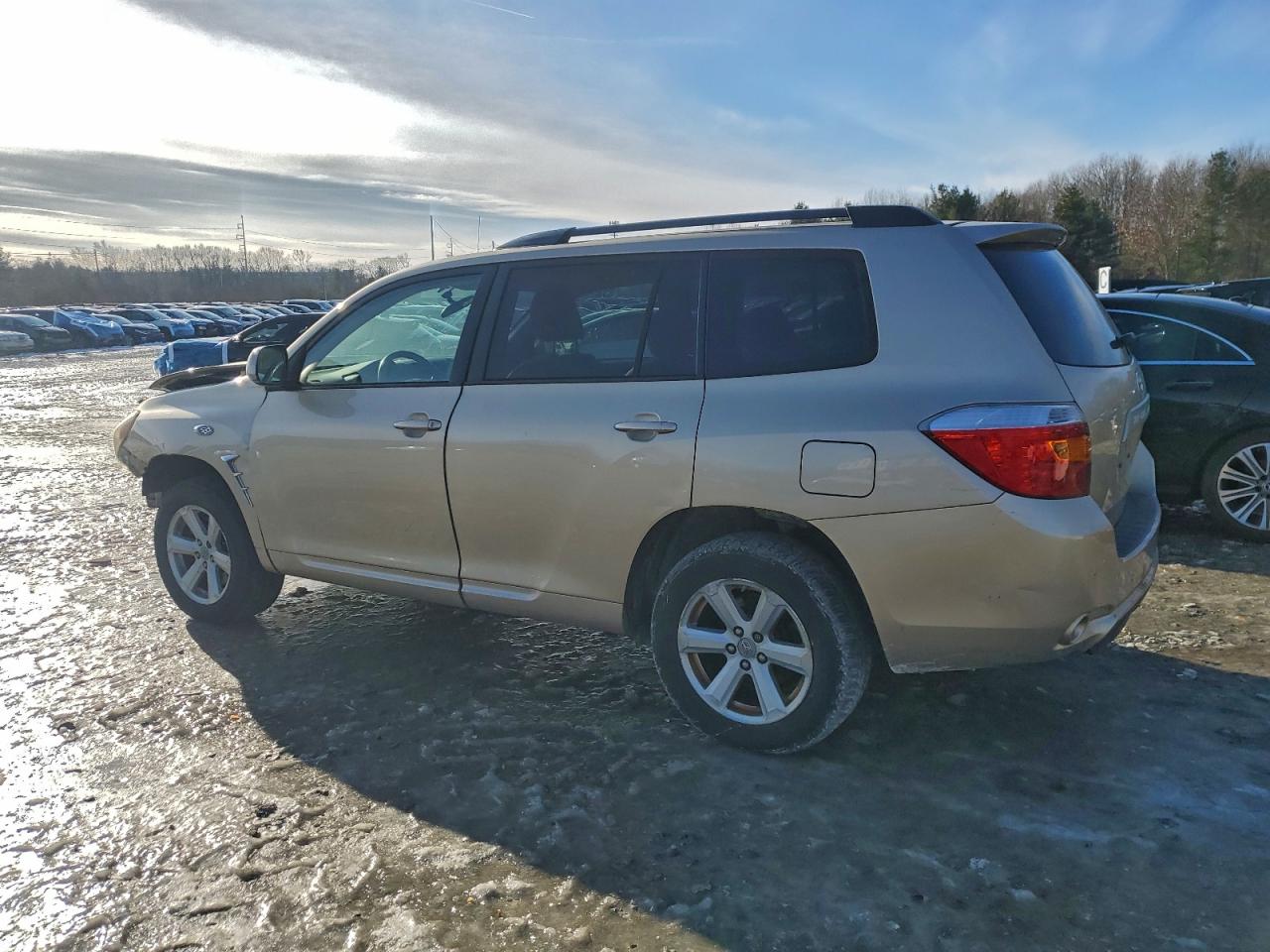 2010 TOYOTA HIGHLANDER photo 2