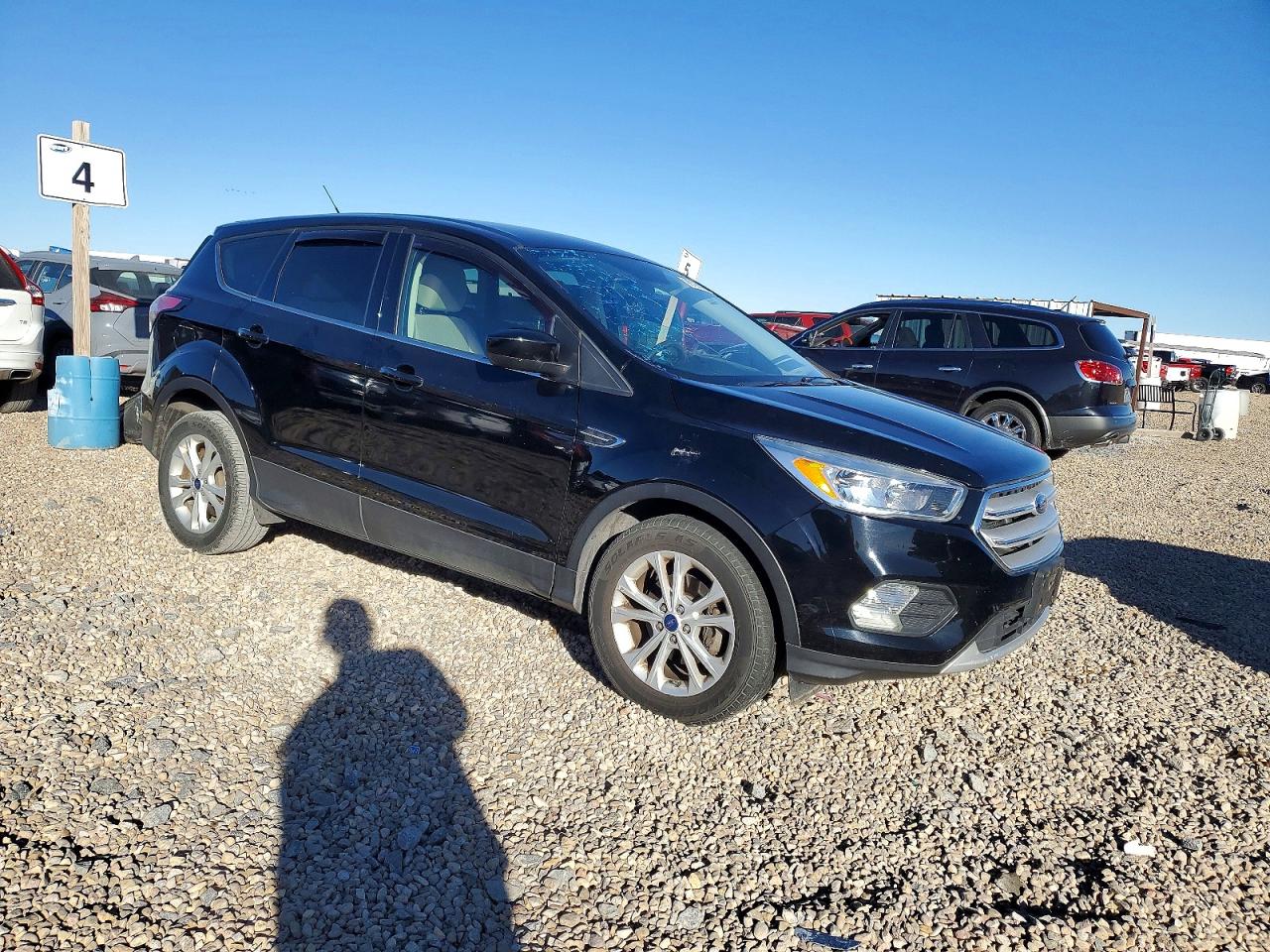 2017 FORD ESCAPE SE photo 4