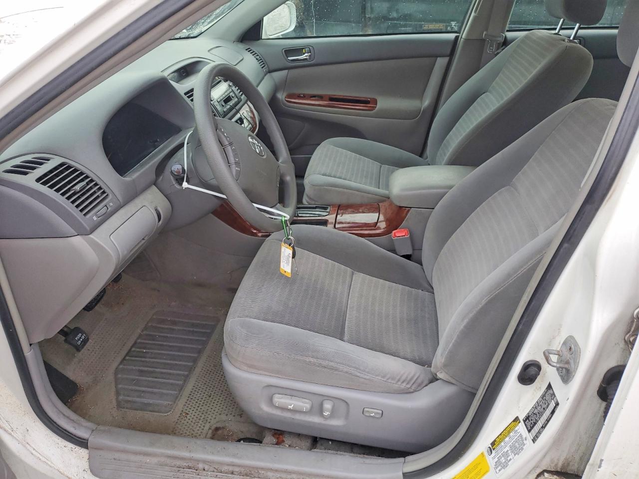 2005 TOYOTA CAMRY LE photo 7