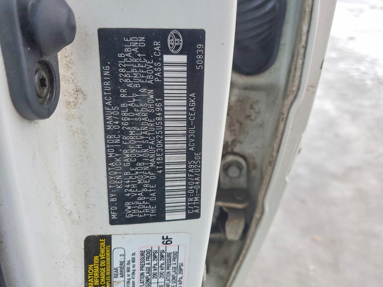 2005 TOYOTA CAMRY LE photo 13