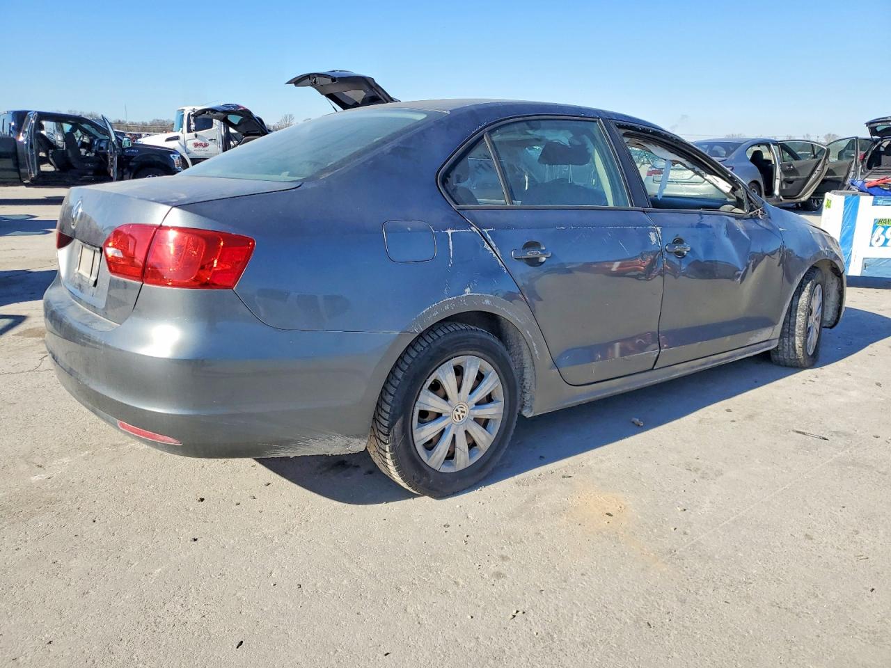 2014 VOLKSWAGEN JETTA BASE photo 3
