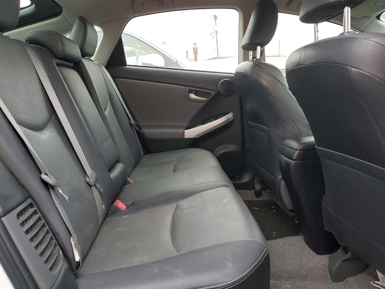 2014 TOYOTA PRIUS photo 10
