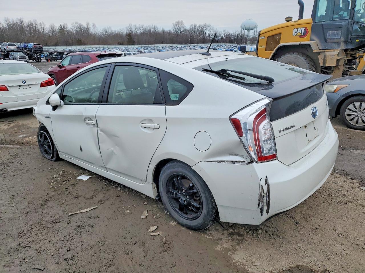 2014 TOYOTA PRIUS photo 2