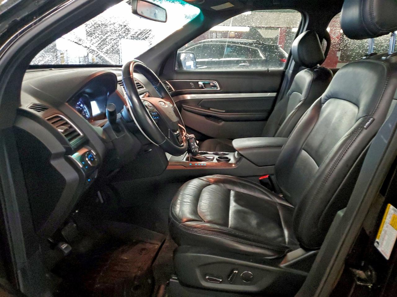 2017 FORD EXPLORER XLT photo 7