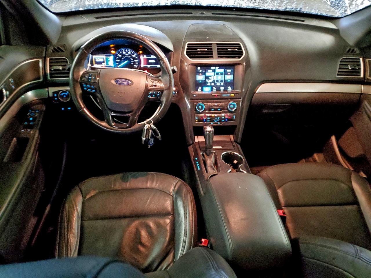 2017 FORD EXPLORER XLT photo 8