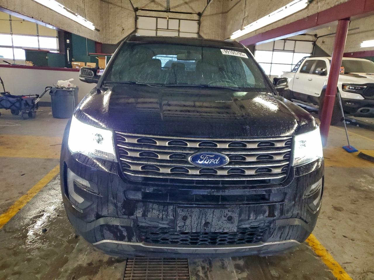 2017 FORD EXPLORER XLT photo 5