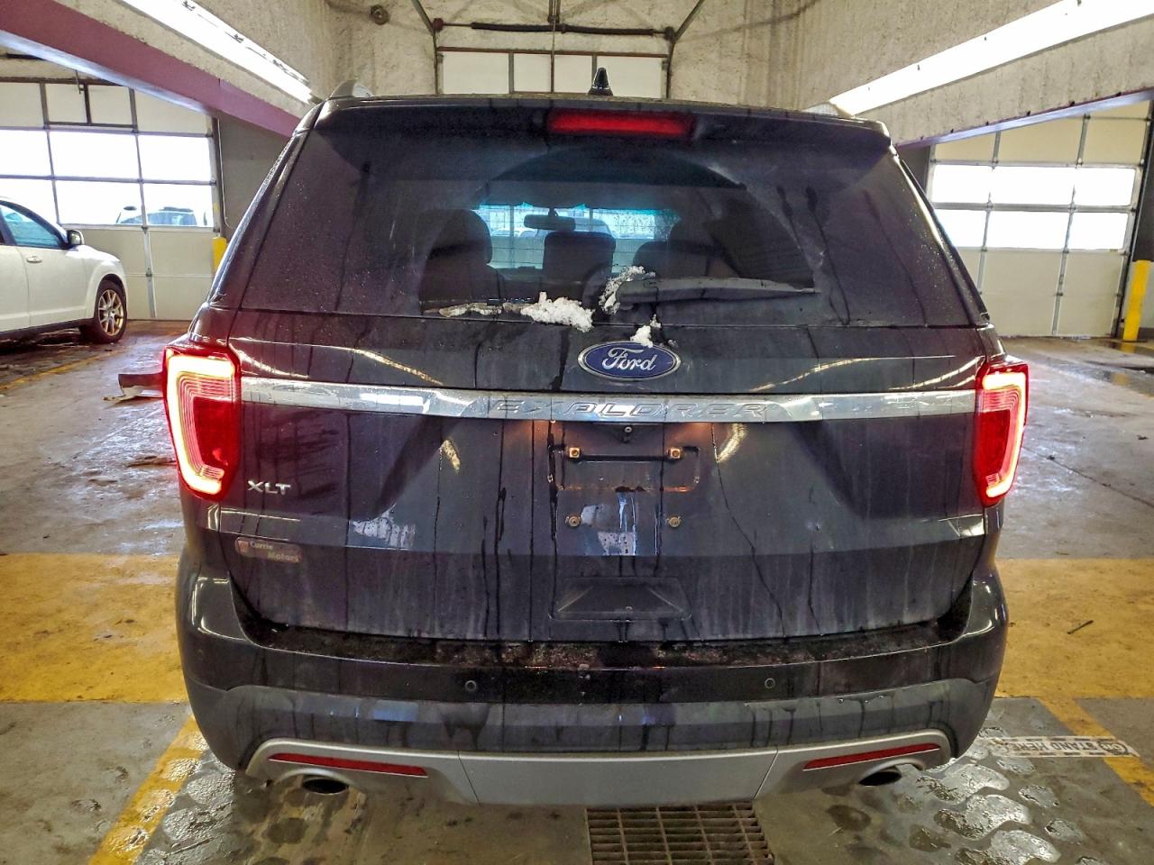 2017 FORD EXPLORER XLT photo 6