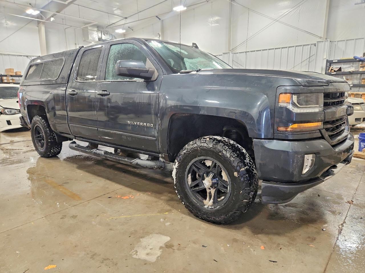 2017 CHEVROLET SILVERADO K1500 LT photo 4