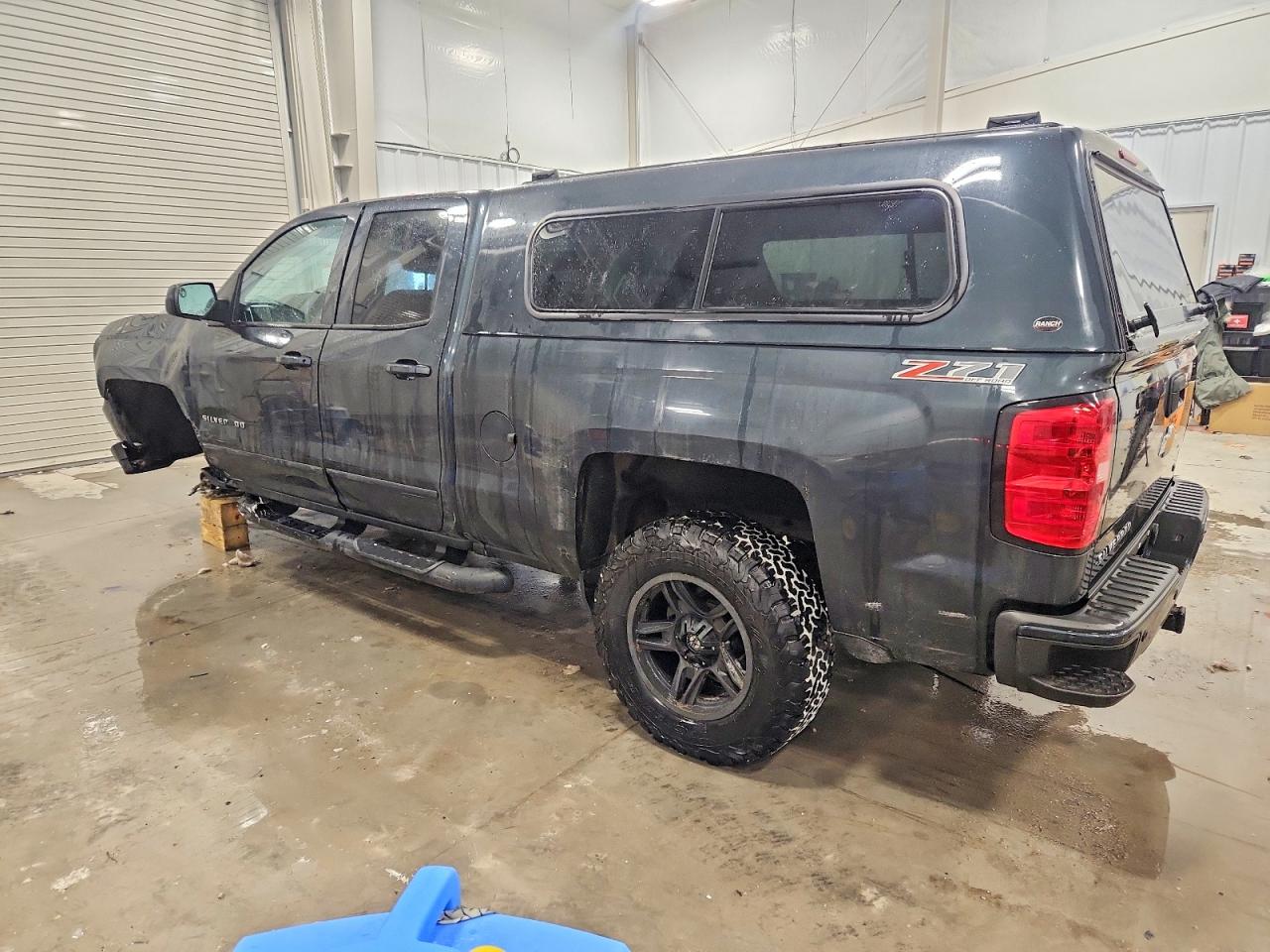 2017 CHEVROLET SILVERADO K1500 LT photo 2
