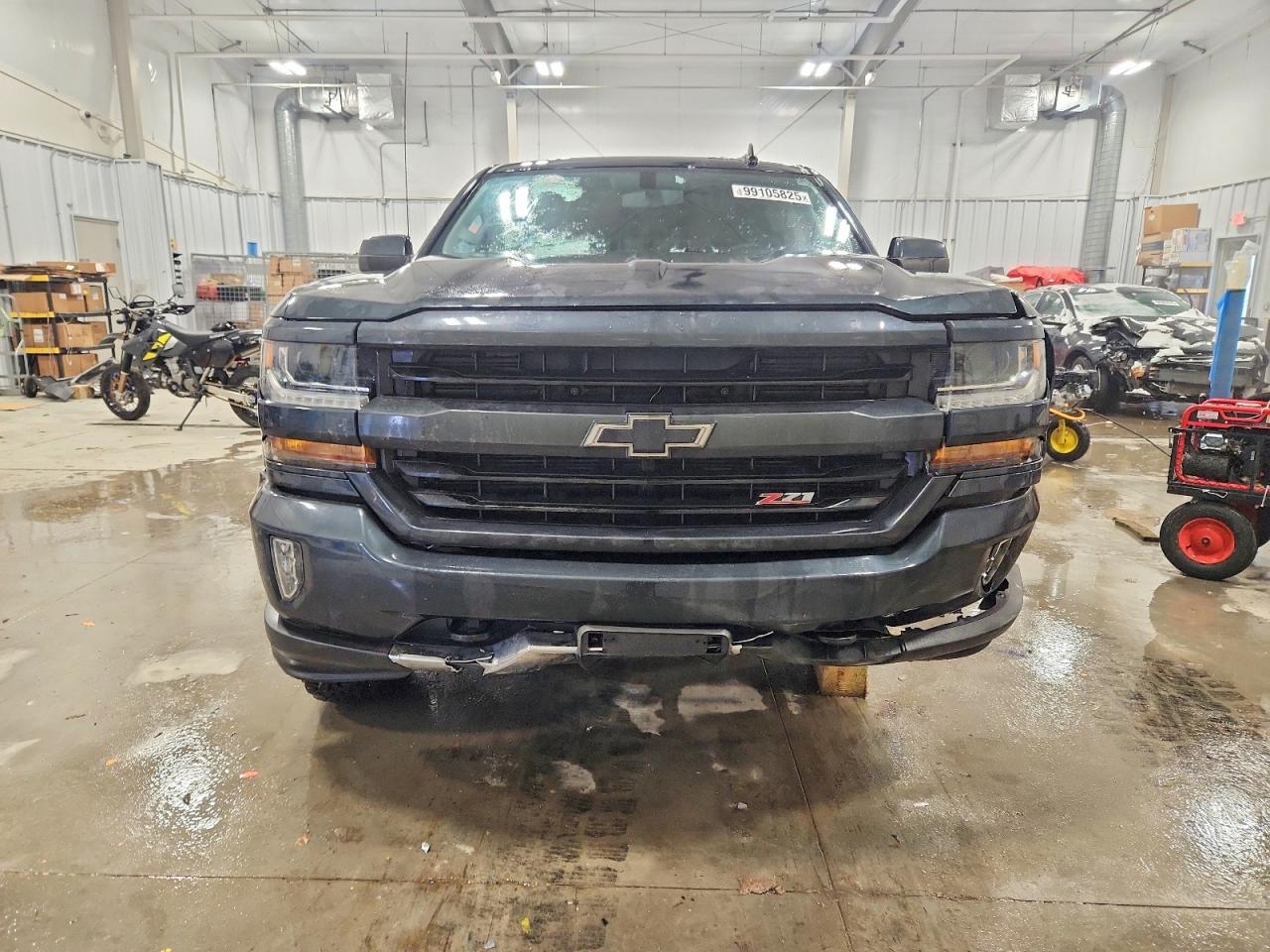 2017 CHEVROLET SILVERADO K1500 LT photo 5