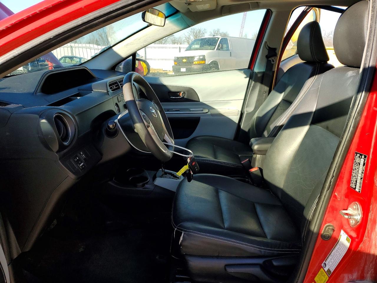 2012 TOYOTA PRIUS C photo 7