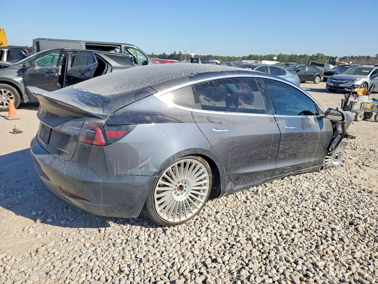 2018 TESLA MODEL 3 photo 5