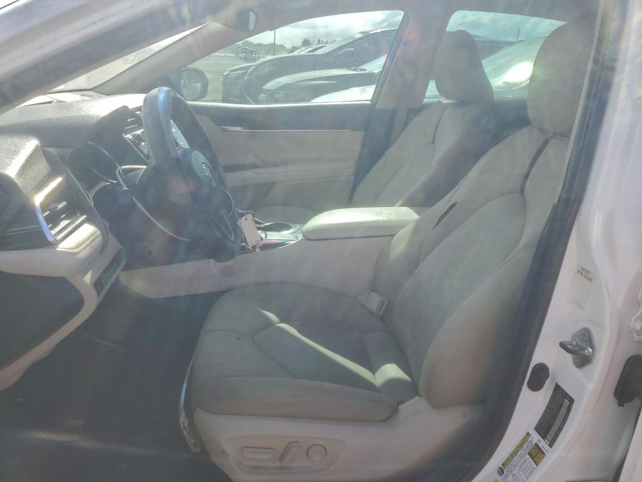 2018 TOYOTA CAMRY L photo 7