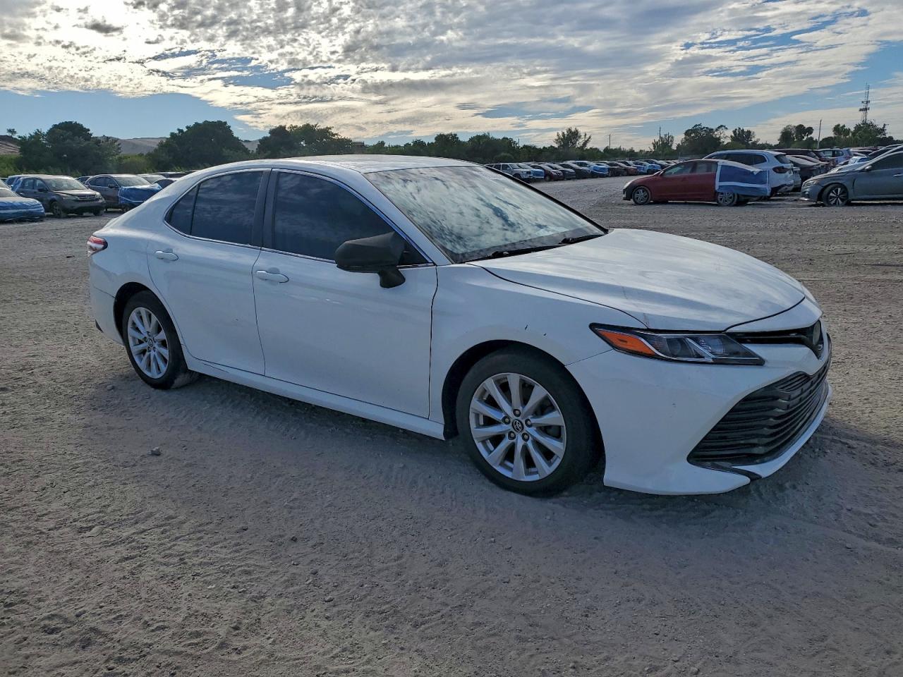 2018 TOYOTA CAMRY L photo 4