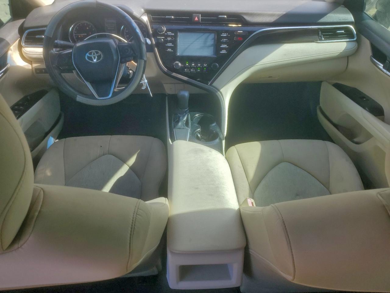 2018 TOYOTA CAMRY L photo 8