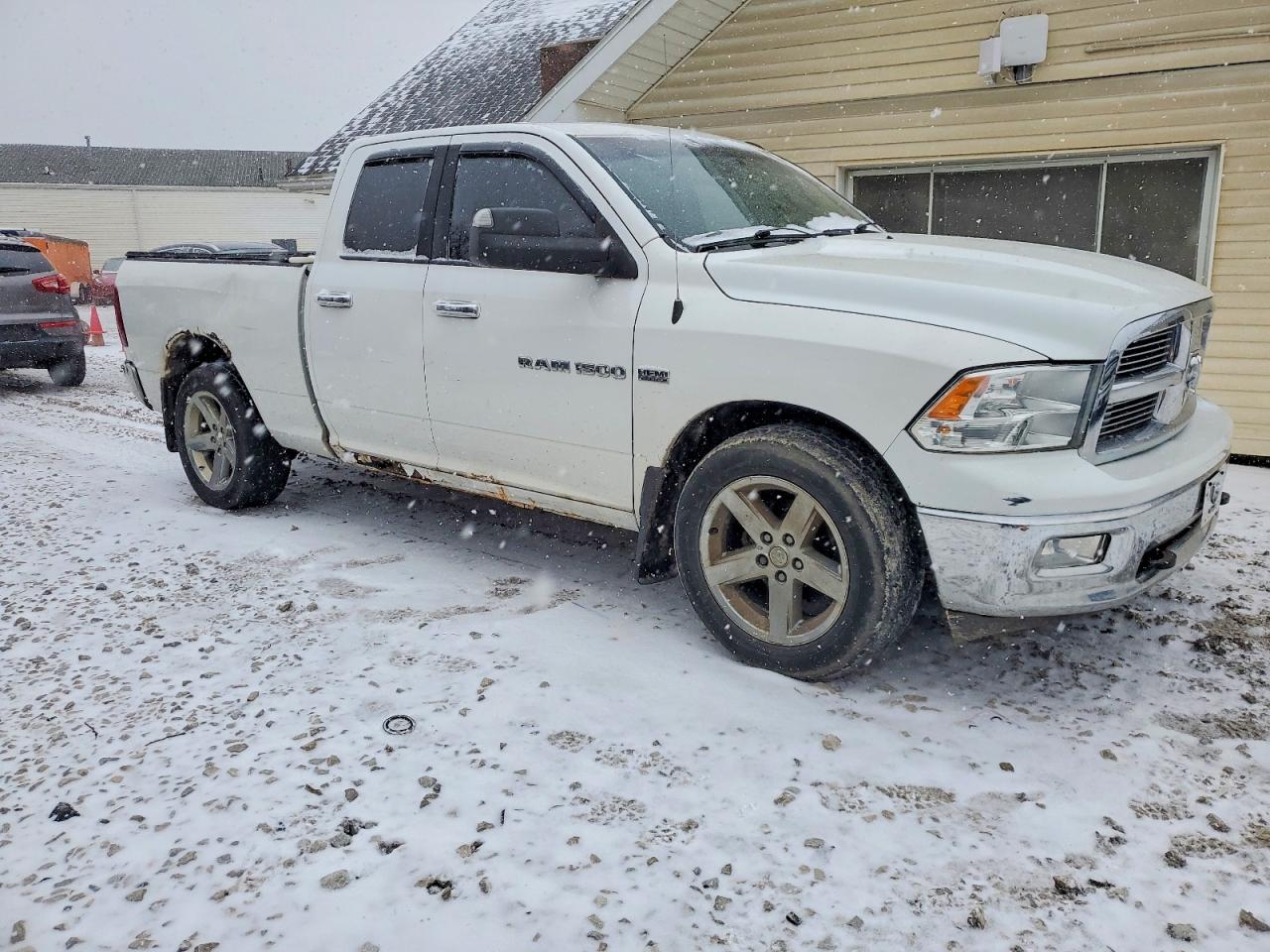 2011 DODGE RAM 1500 photo 4