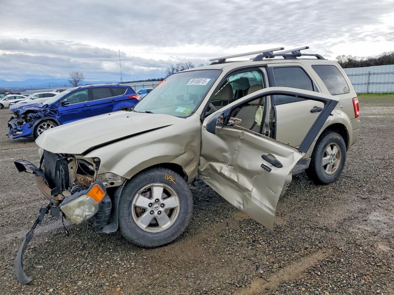 2011 FORD ESCAPE