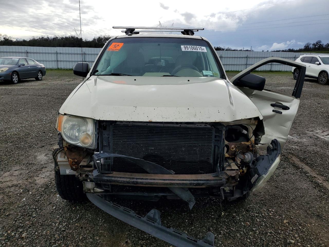 2011 FORD ESCAPE XLT photo 9