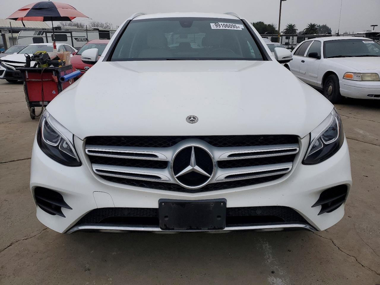 2017 MERCEDES-BENZ GLC 300 4MATIC photo 5