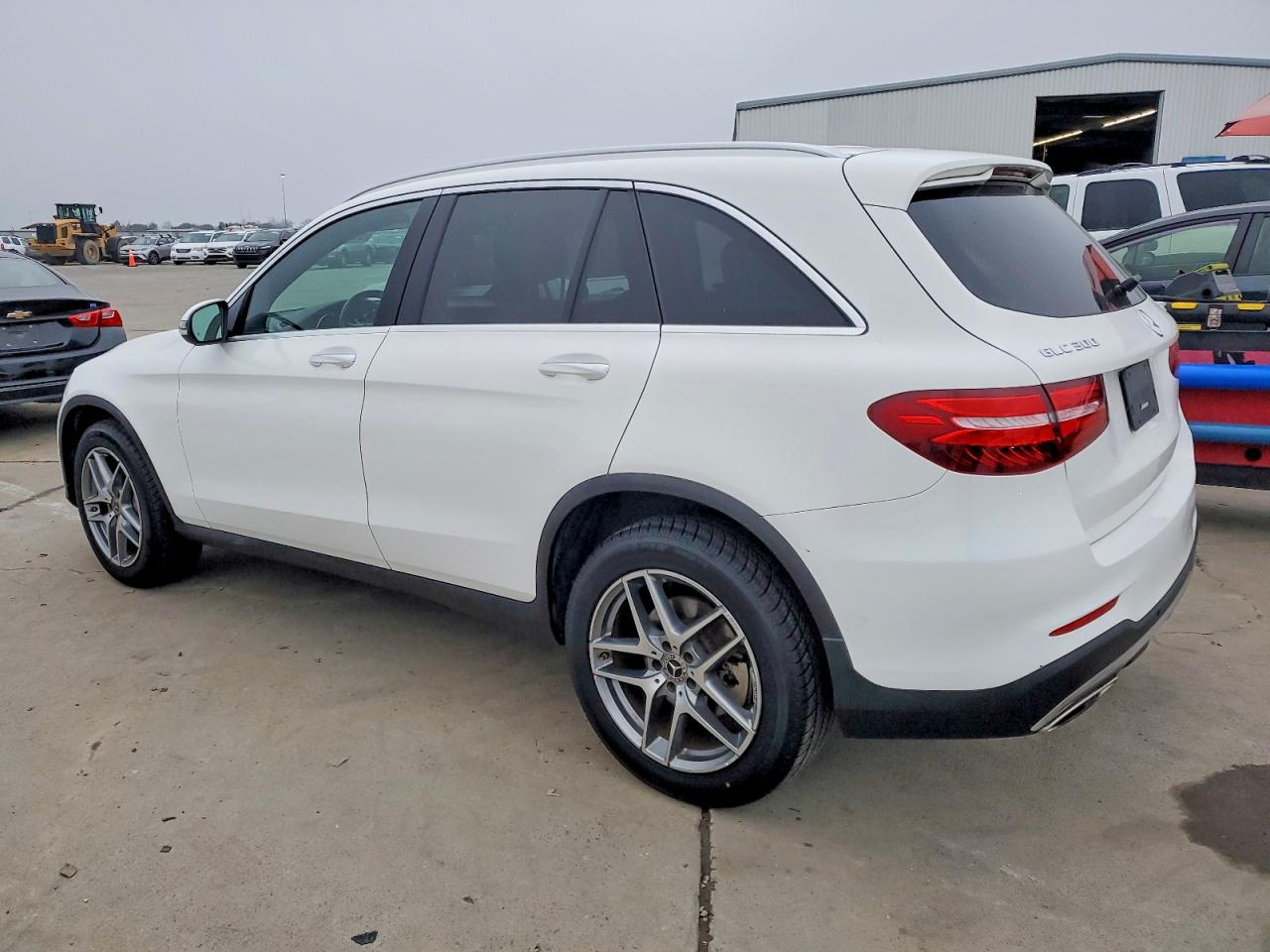 2017 MERCEDES-BENZ GLC 300 4MATIC photo 2