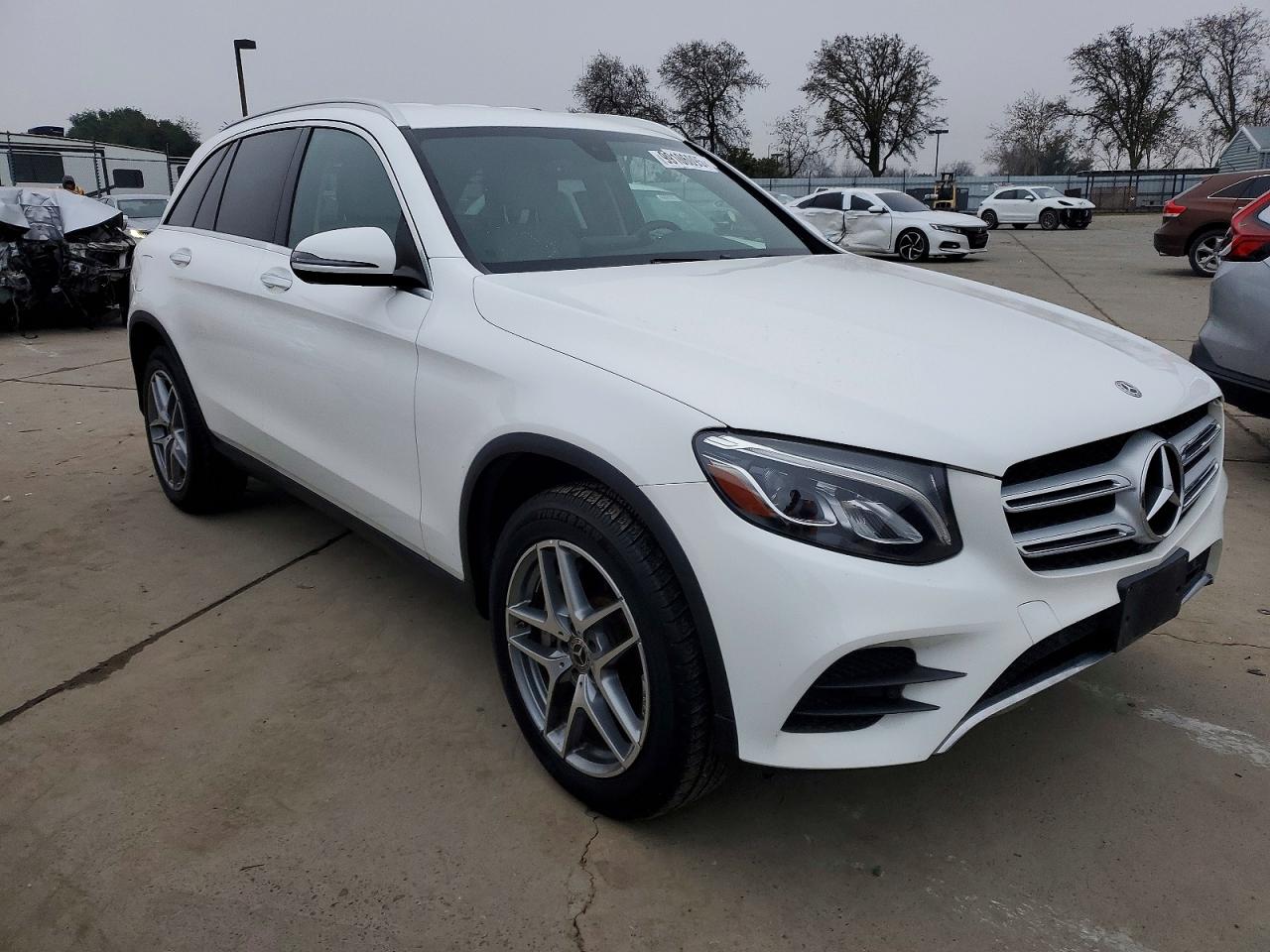 2017 MERCEDES-BENZ GLC 300 4MATIC photo 4