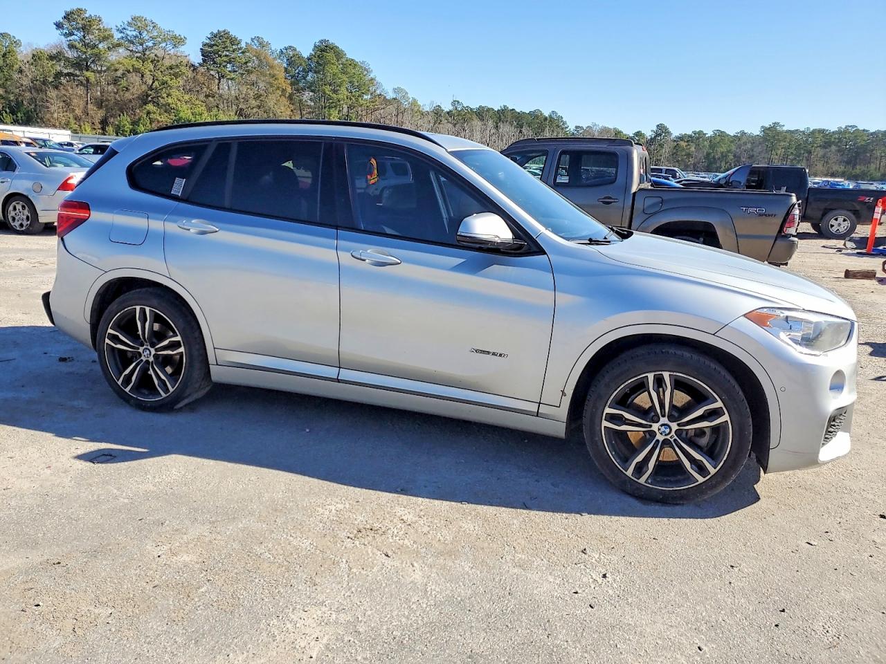 2016 BMW X1 XDRIVE28I photo 4