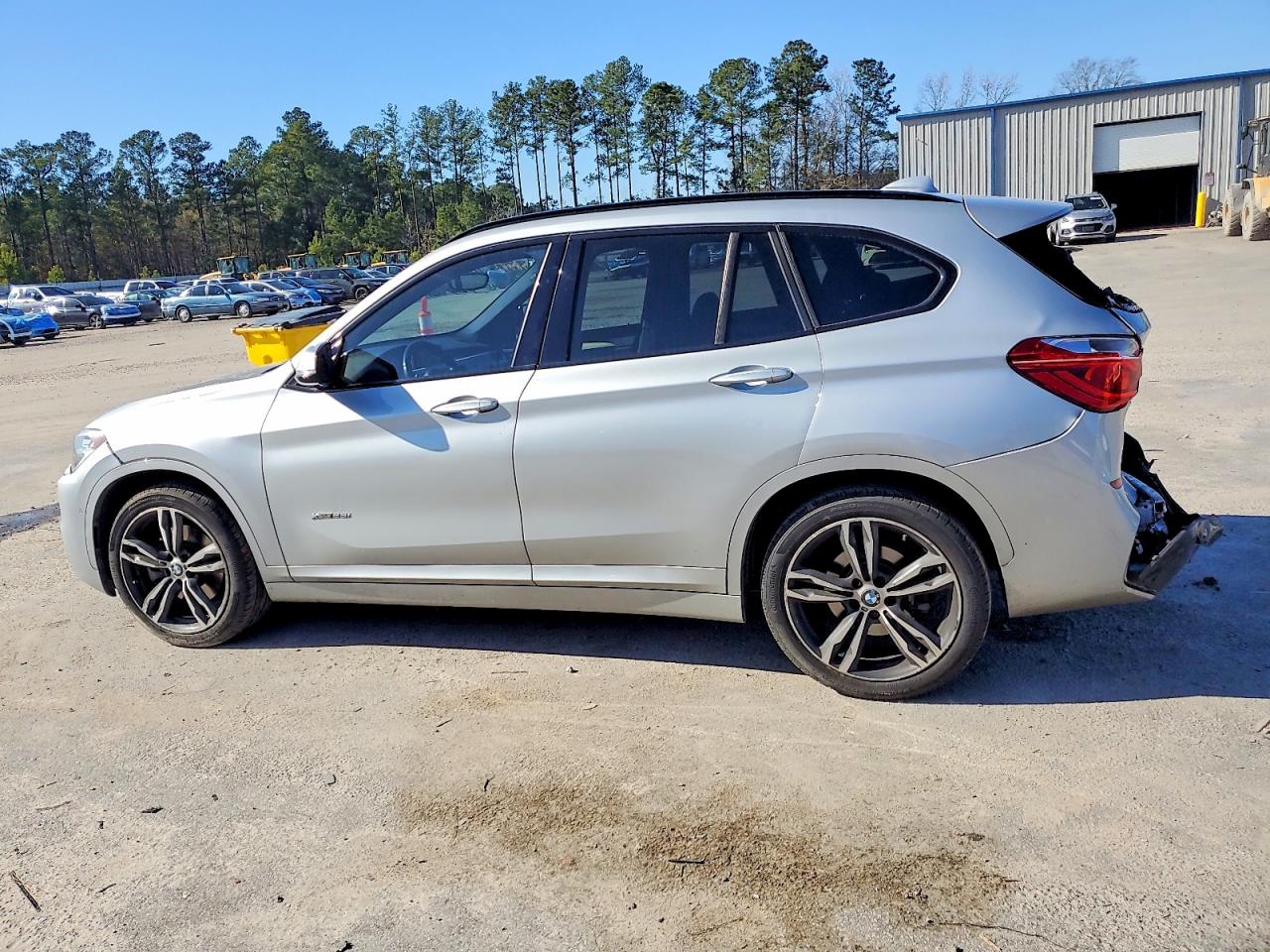 2016 BMW X1 XDRIVE28I photo 2