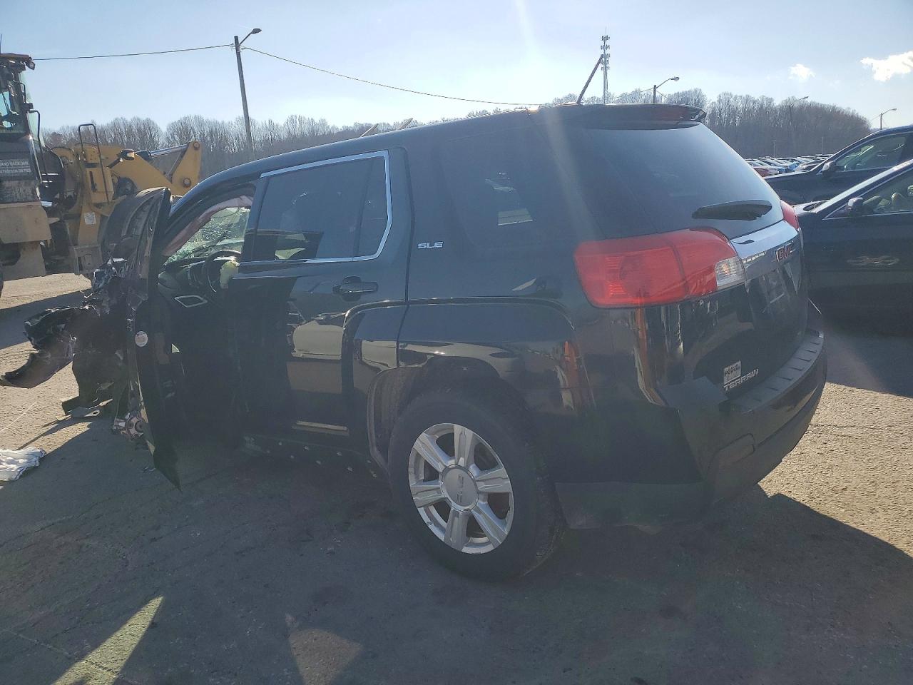 2015 GMC TERRAIN SLE photo 2
