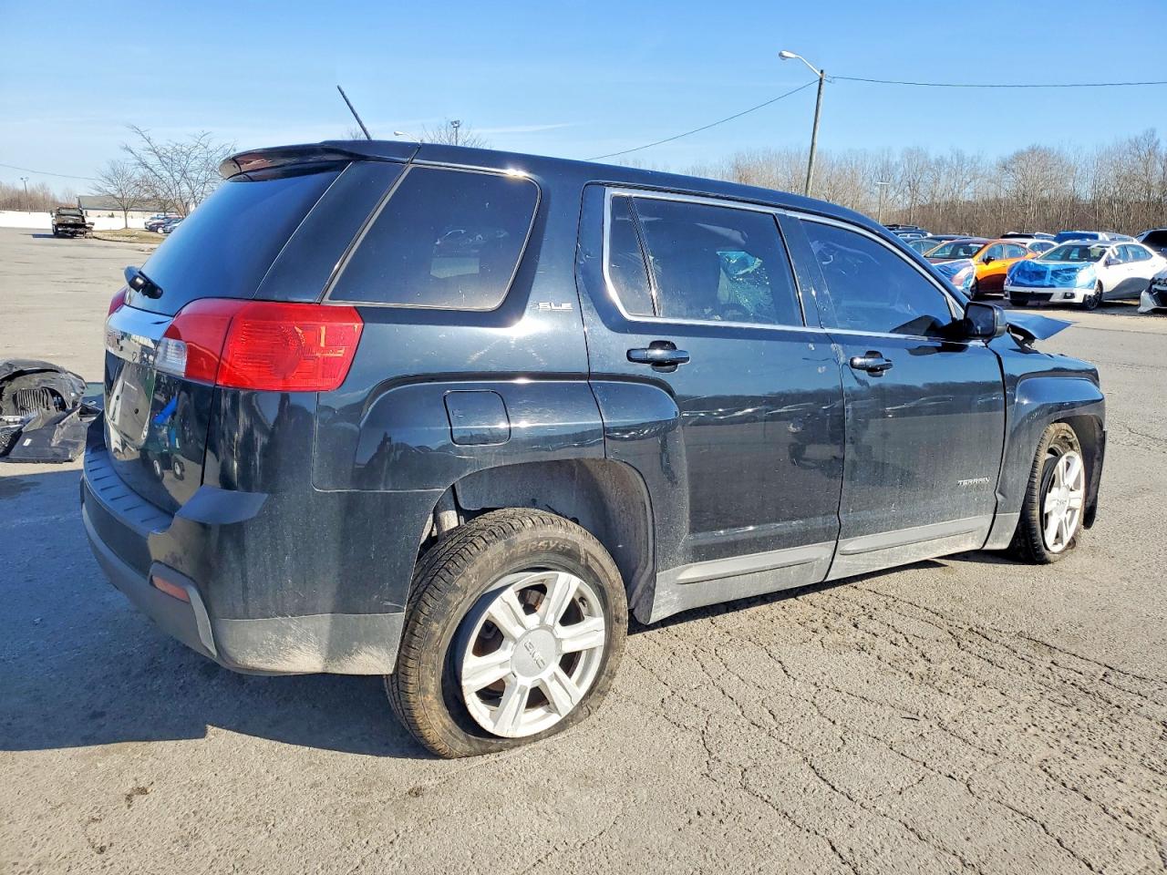 2015 GMC TERRAIN SLE photo 3