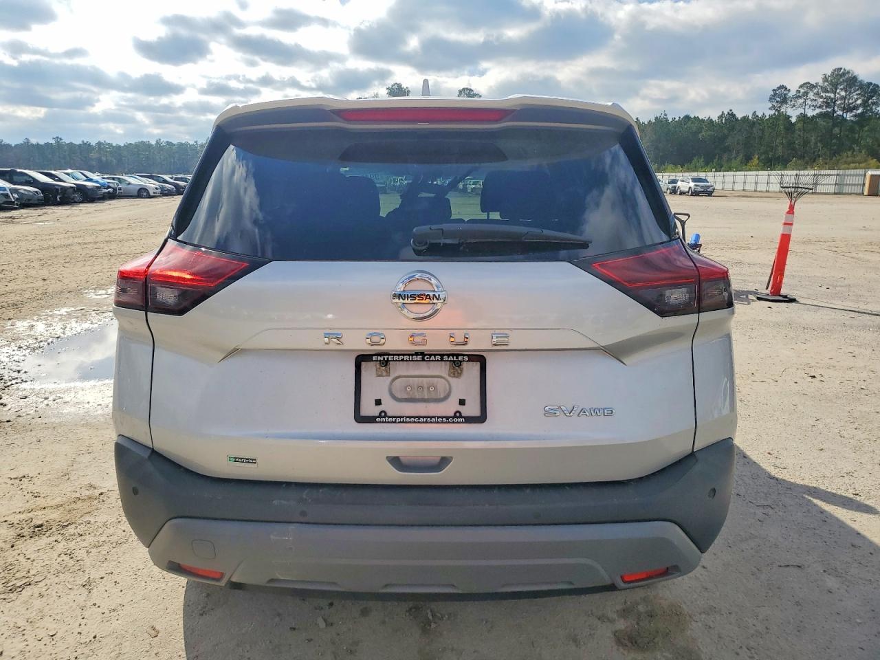 2021 NISSAN ROGUE SV photo 11
