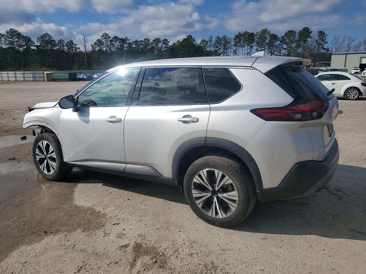 2021 NISSAN ROGUE SV photo 3