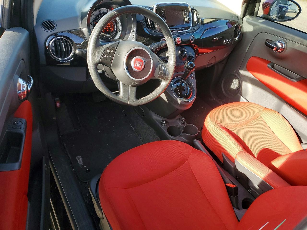 2016 FIAT 500 POP photo 8