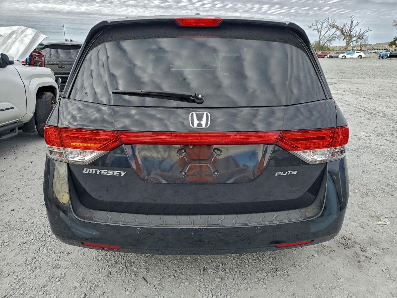 2014 HONDA ODYSSEY TOURING photo 6