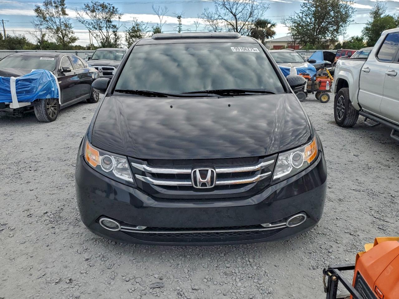 2014 HONDA ODYSSEY TOURING photo 5