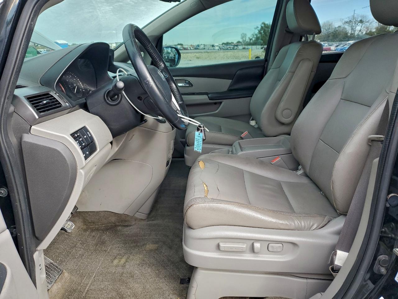 2014 HONDA ODYSSEY TOURING photo 7