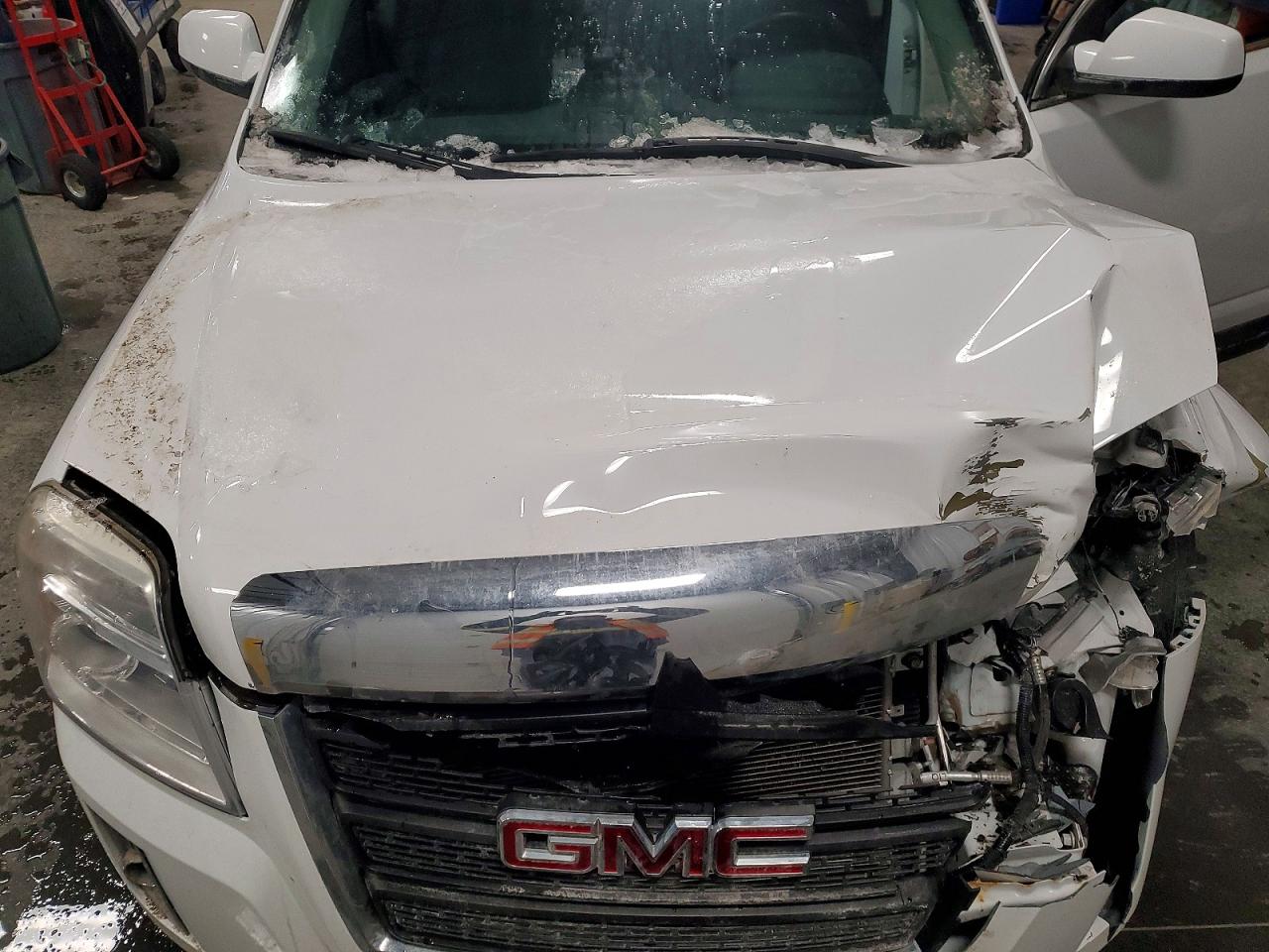 2015 GMC TERRAIN SLE photo 12